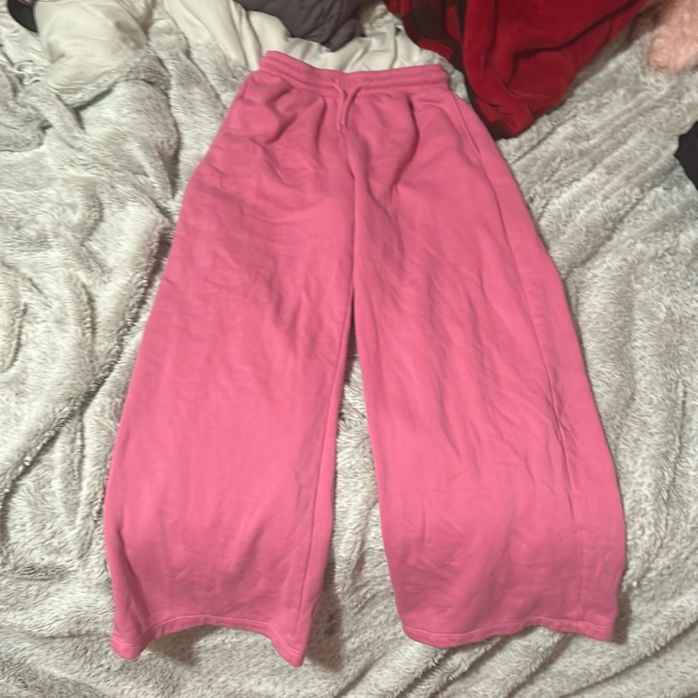 pink H&M sweatpants